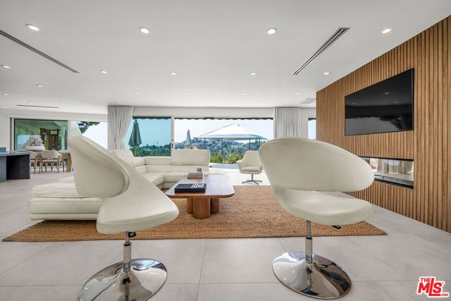 849 Glenmere Way, Los Angeles, CA 90049