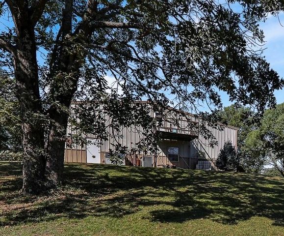 406B 21000 Road, Cherryvale, KS 67335