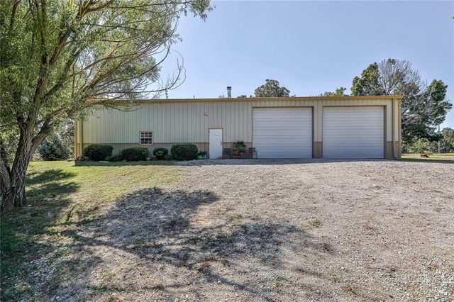 406B 21000 Road, Cherryvale, KS 67335