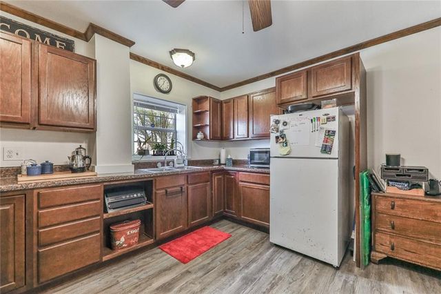 406B 21000 Road, Cherryvale, KS 67335