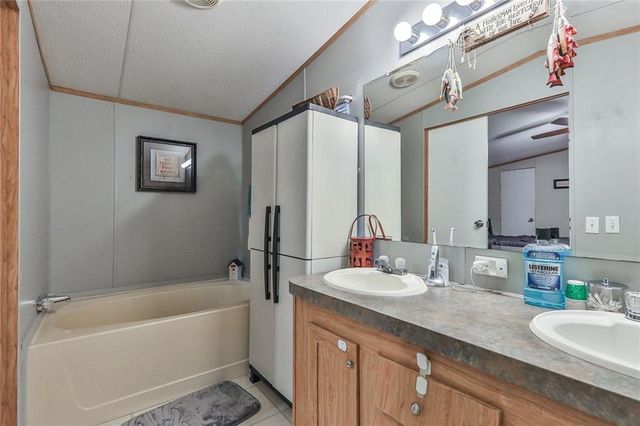 406B 21000 Road, Cherryvale, KS 67335