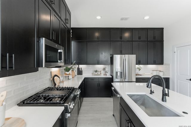 2168 Briggs Summit, San Antonio, TX 78245