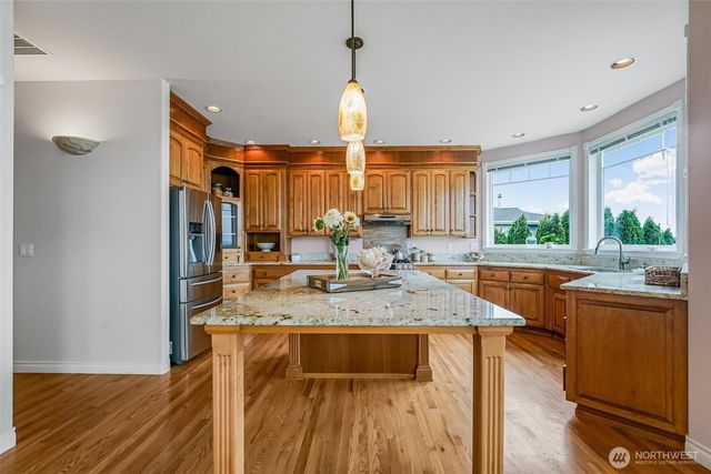 1411 Crestview Drive, Camano Island, WA 98282
