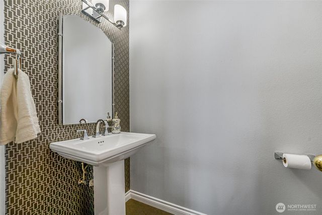 1411 Crestview Drive, Camano Island, WA 98282