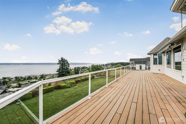 1411 Crestview Drive, Camano Island, WA 98282