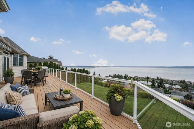 1411 Crestview Drive, Camano Island, WA 98282