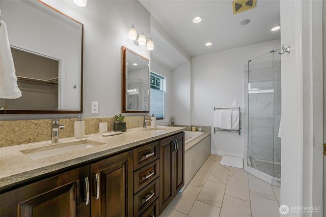 1411 Crestview Drive, Camano Island, WA 98282