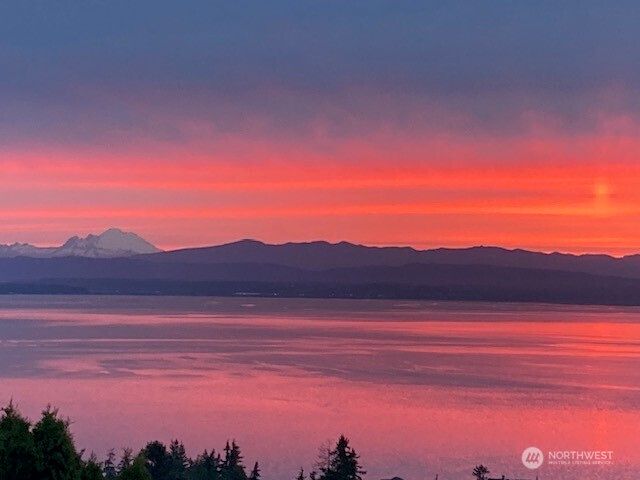1411 Crestview Drive, Camano Island, WA 98282