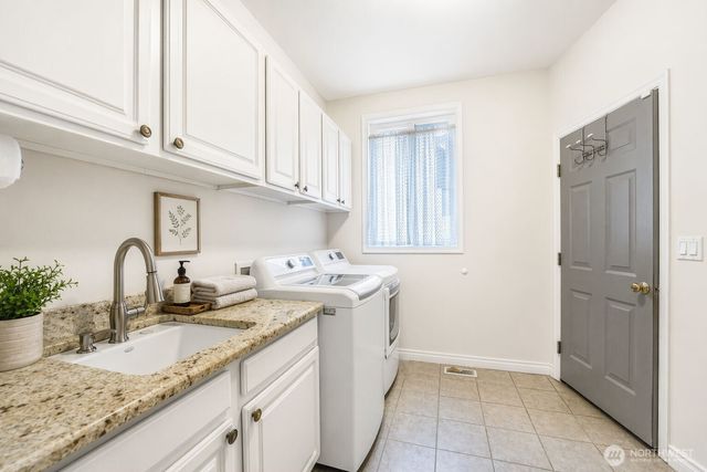 1411 Crestview Drive, Camano Island, WA 98282