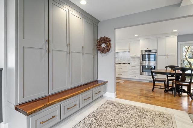 9609 Vincent Avenue S, Bloomington, MN 55431