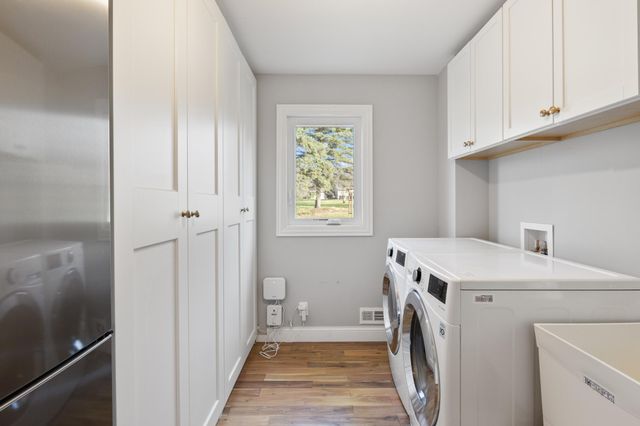 9609 Vincent Avenue S, Bloomington, MN 55431