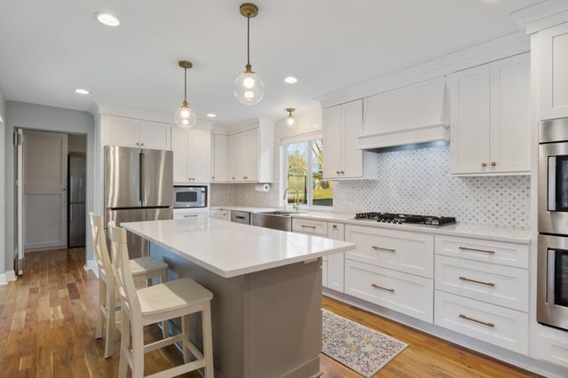 9609 Vincent Avenue S, Bloomington, MN 55431