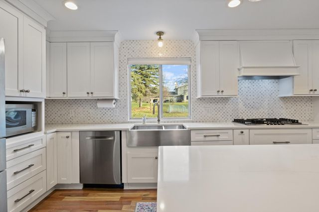 9609 Vincent Avenue S, Bloomington, MN 55431