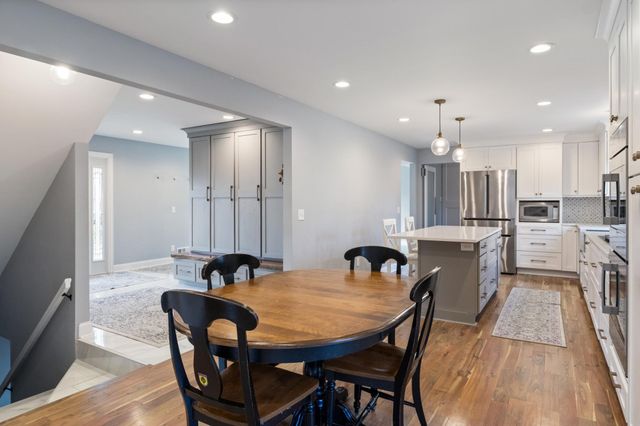 9609 Vincent Avenue S, Bloomington, MN 55431