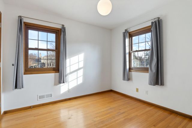 9609 Vincent Avenue S, Bloomington, MN 55431