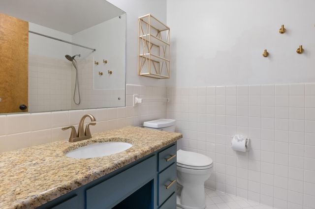 9609 Vincent Avenue S, Bloomington, MN 55431