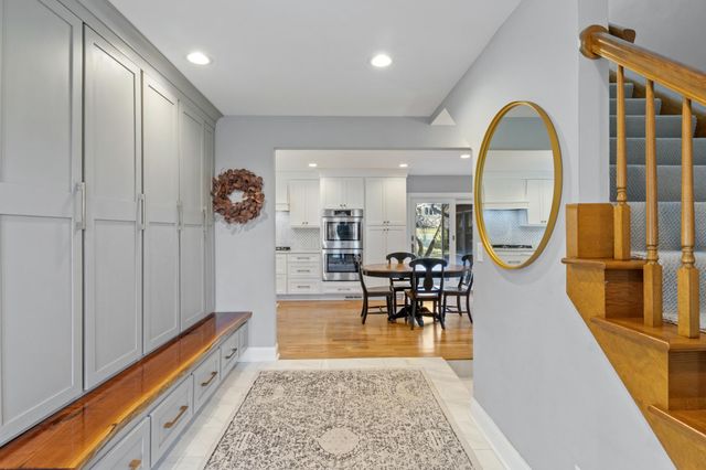 9609 Vincent Avenue S, Bloomington, MN 55431