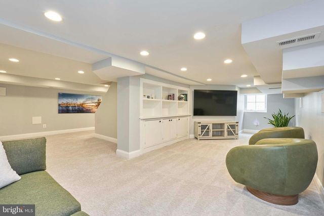 205 N FILLMORE ST, Arlington, VA 22201