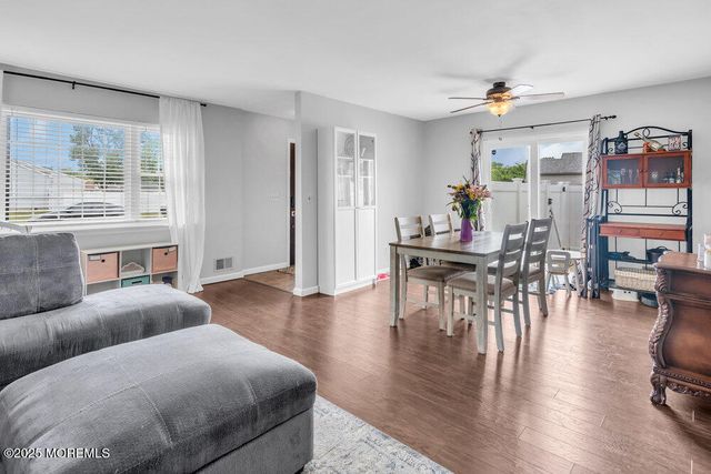 2090 Lamplighter Drive, Toms River, NJ 08753