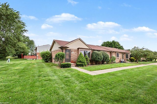 16958 Kingsbrooke Drive, Clinton Twp, MI 48038