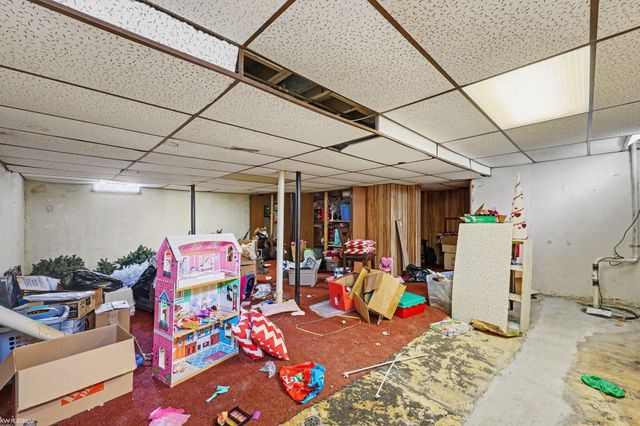 16958 Kingsbrooke Drive, Clinton Twp, MI 48038
