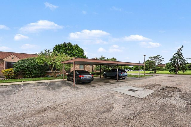 16958 Kingsbrooke Drive, Clinton Twp, MI 48038