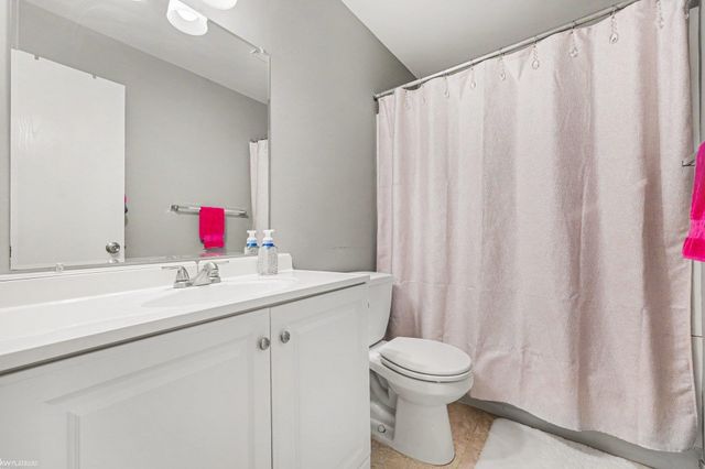 16958 Kingsbrooke Drive, Clinton Twp, MI 48038