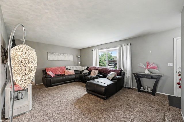16958 Kingsbrooke Drive, Clinton Twp, MI 48038