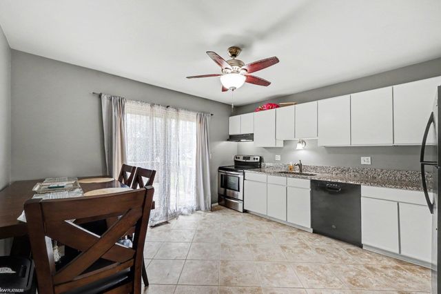 16958 Kingsbrooke Drive, Clinton Twp, MI 48038