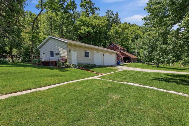 N4825 COUNTY ROAD Q, Waupaca, WI 54981