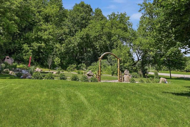 N4825 COUNTY ROAD Q, Waupaca, WI 54981