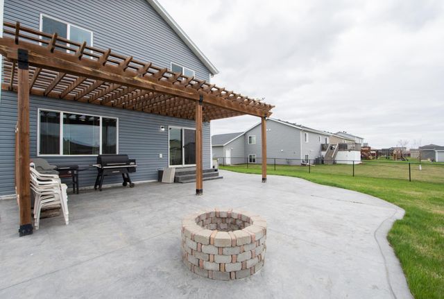 2009 42nd Street S, Moorhead, MN 56560