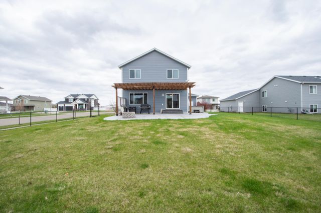 2009 42nd Street S, Moorhead, MN 56560