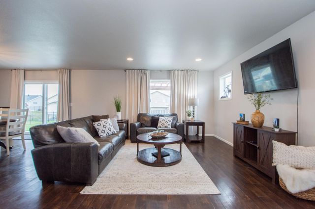 2009 42nd Street S, Moorhead, MN 56560