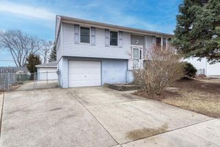 325 Hale Avenue, Romeoville, IL 60446