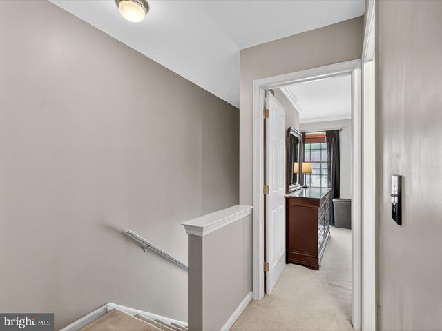 45 DEEP HOLLOW LN, Lancaster, PA 17603