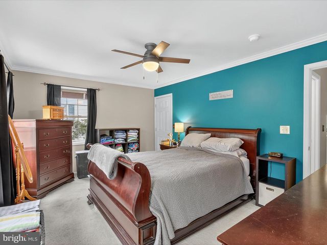 45 DEEP HOLLOW LN, Lancaster, PA 17603