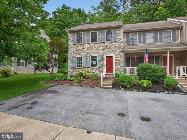 45 DEEP HOLLOW LN, Lancaster, PA 17603