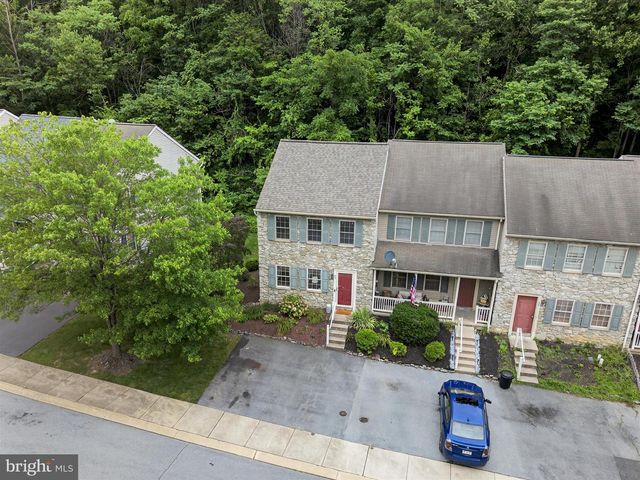 45 DEEP HOLLOW LN, Lancaster, PA 17603