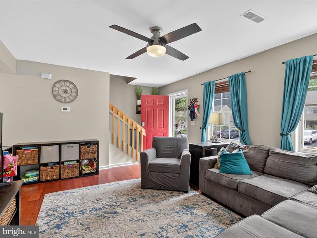 45 DEEP HOLLOW LN, Lancaster, PA 17603