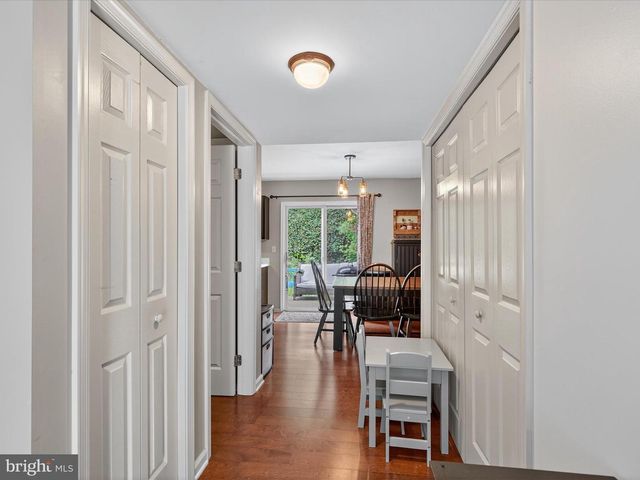 45 DEEP HOLLOW LN, Lancaster, PA 17603