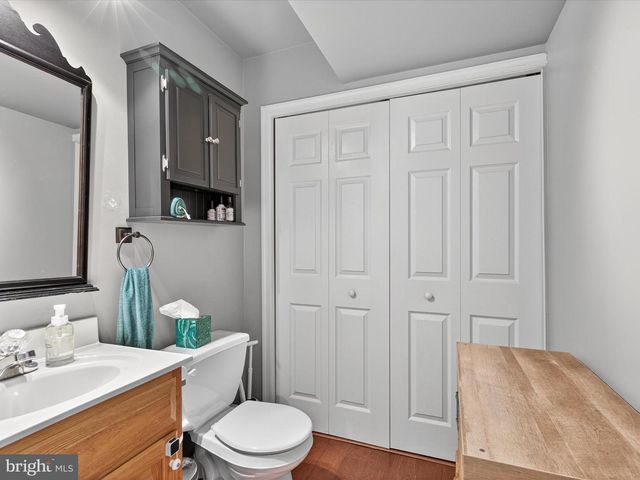 45 DEEP HOLLOW LN, Lancaster, PA 17603