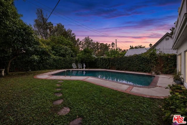 4309 Gentry Avenue, Los Angeles, CA 91604