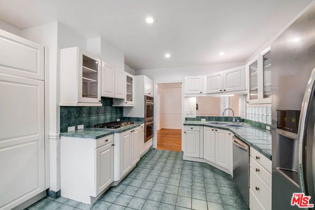 4309 Gentry Avenue, Los Angeles, CA 91604