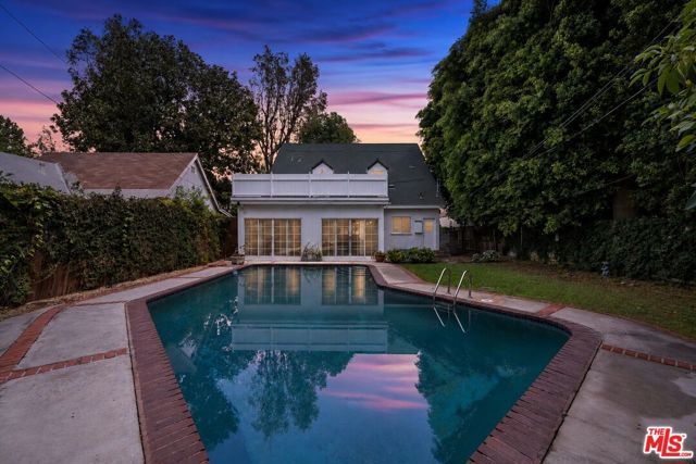 4309 Gentry Avenue, Los Angeles, CA 91604