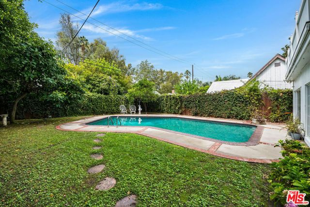 4309 Gentry Avenue, Los Angeles, CA 91604
