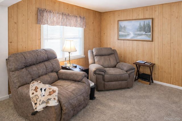 27052 Ridgewood Street, Roseville, MI 48066