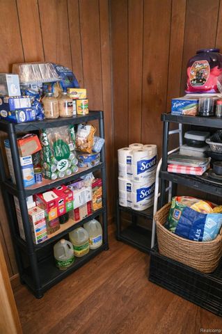 27052 Ridgewood Street, Roseville, MI 48066