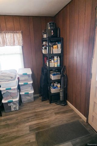 27052 Ridgewood Street, Roseville, MI 48066