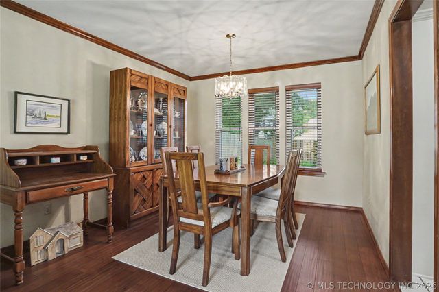 6710 S 29th West Avenue, Tulsa, OK 74132